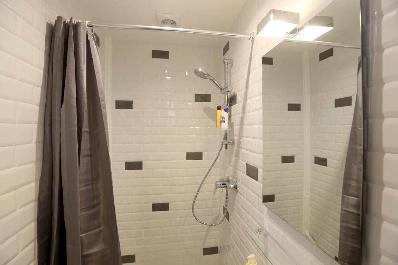 Apartamento Renovated Studio For 2 París Exterior foto